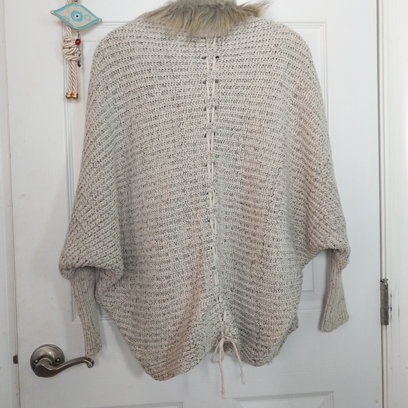 Faux fur trim cableknit cardigan - Picture 11 of 15